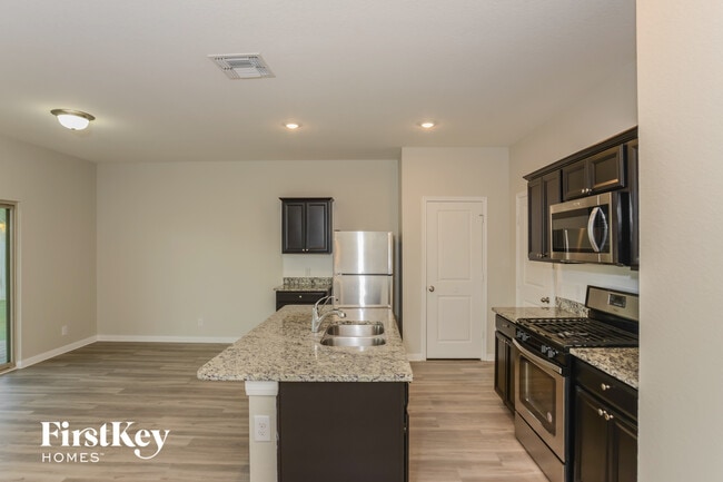 Building Photo - 13403 Summer Light