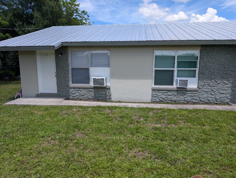 Foto principal - 3217 Jeffcott St