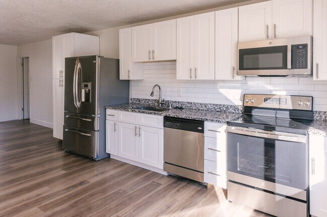 Foto del edificio - Newly renovated 3 bedroom home in the Nort...