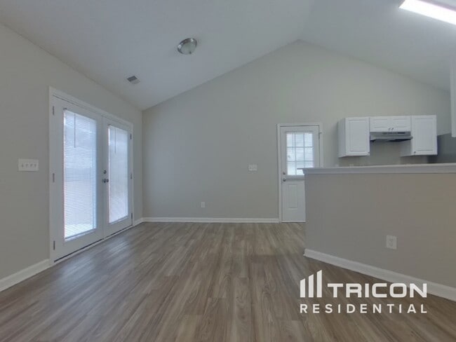 Building Photo - 1401 May Oak Cir