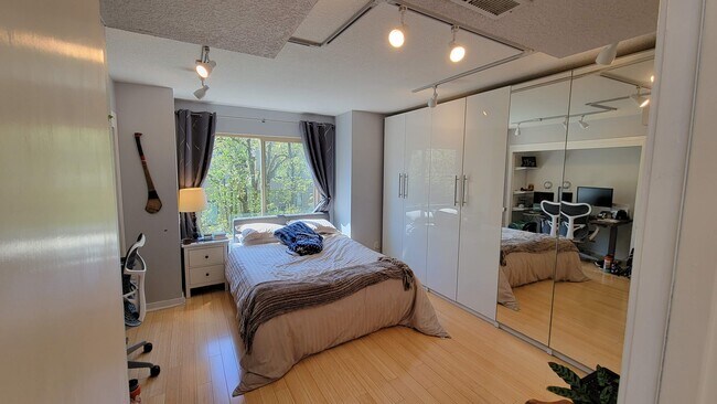 Foto del edificio - 2785 NW Upshur St