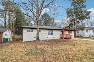 Building Photo - 3159 Bobolink Dr