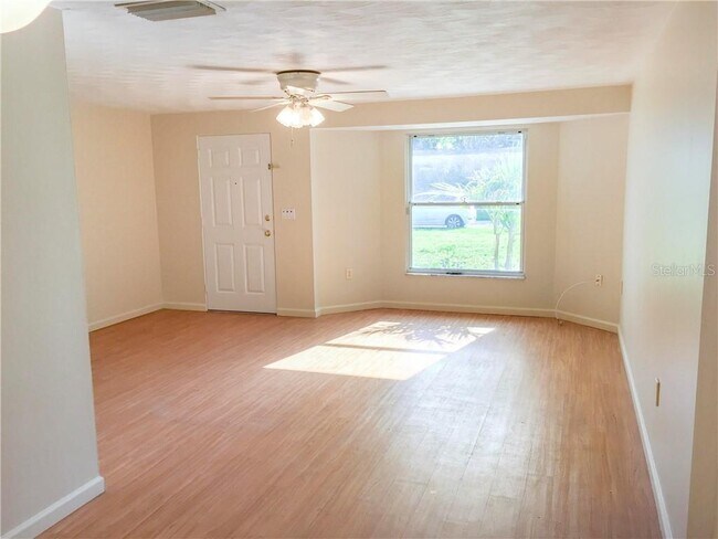 Foto del edificio - 4308 Hymount Ave