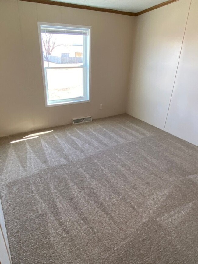 Foto del edificio - 3 bedroom 2 bath Doublewide  NEW Flooring ...