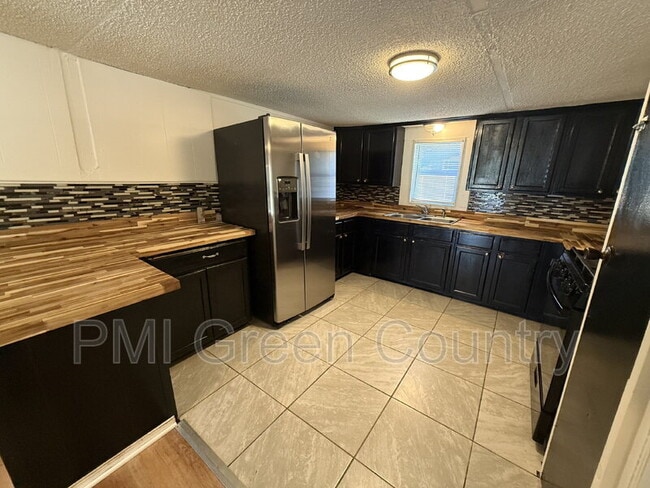 Building Photo - 209 W Magnolia St