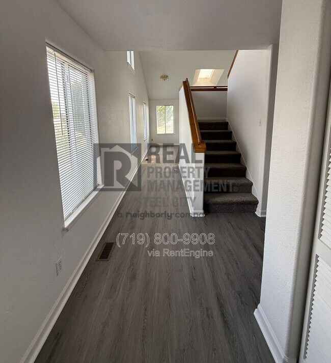 Foto del edificio - 230 W Elbow Dr