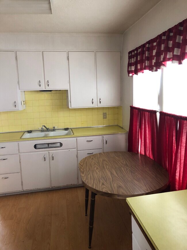 24 E 200 S, Logan, UT 84321 Townhome Rentals in Logan UT