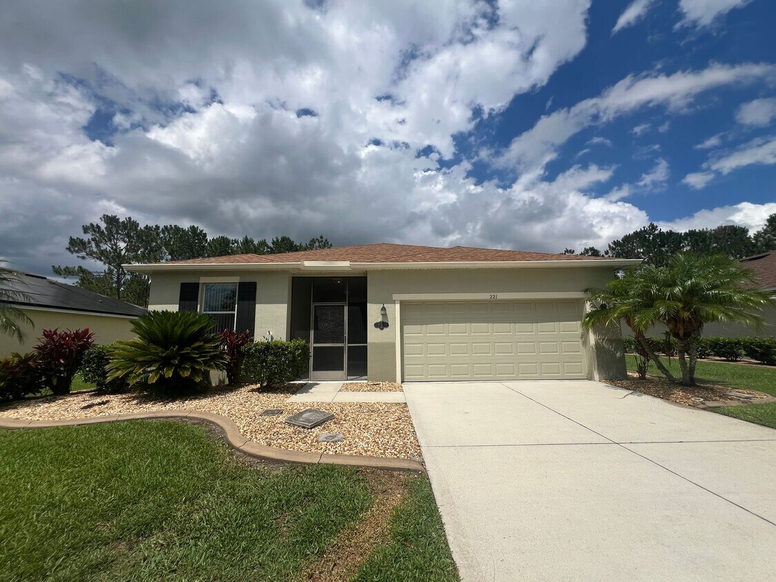Primary Photo - Beautiful 3 bedroom 2 bathroom pool home