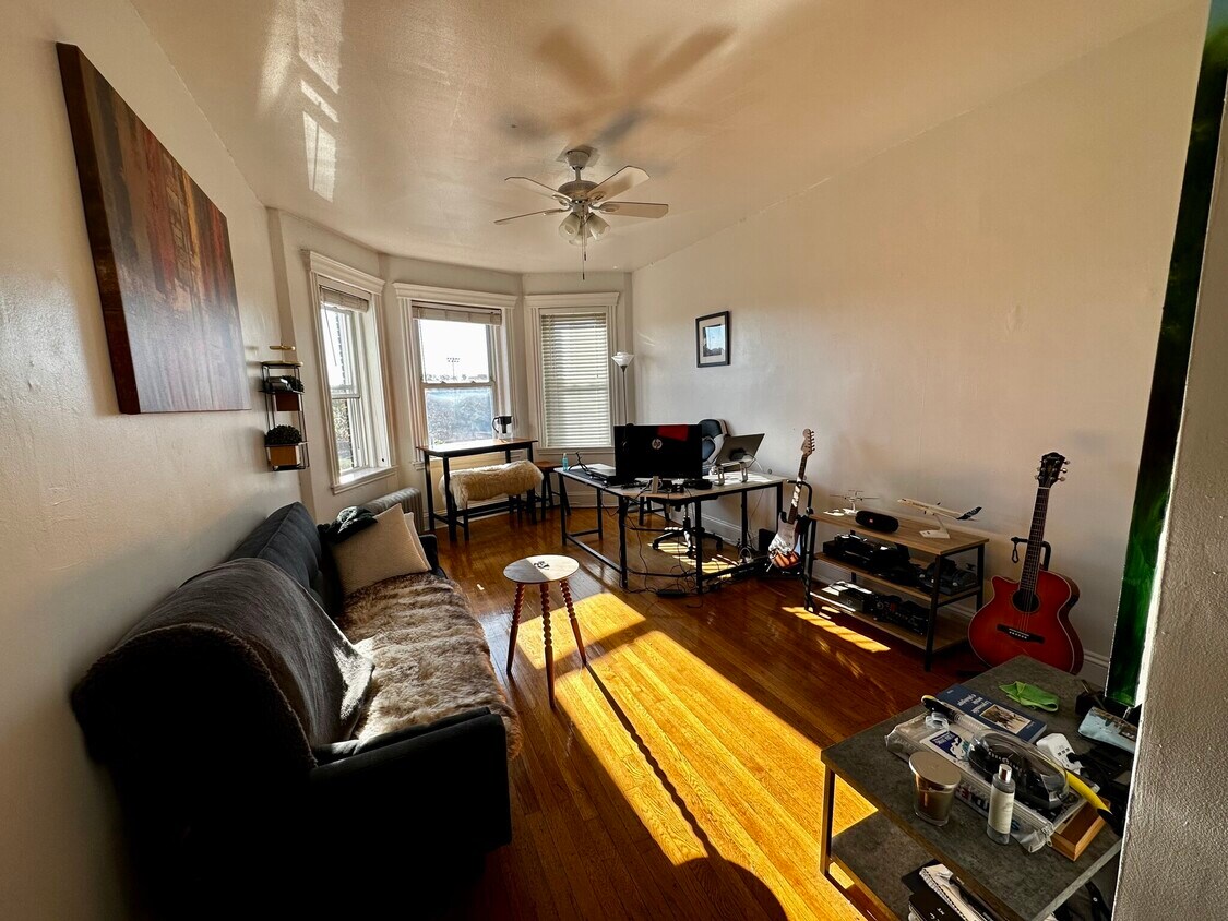 Primary Photo - 69A Kilmarnock St