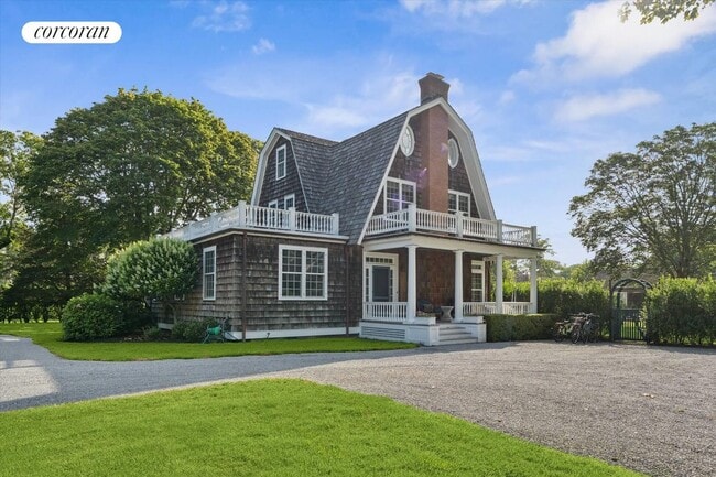 Building Photo - 109 Quogue St