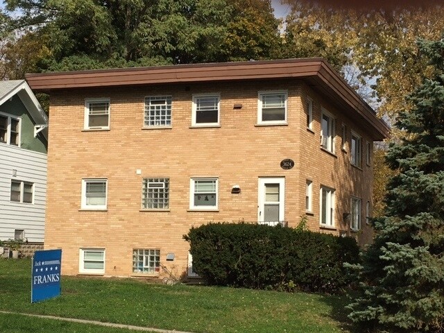 Foto del edificio - 3624 Waukegan Rd