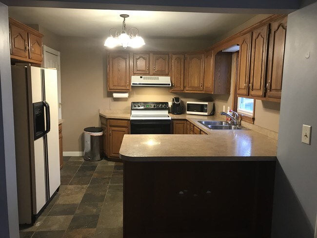 Kitchen - 1506 Pierce Rd