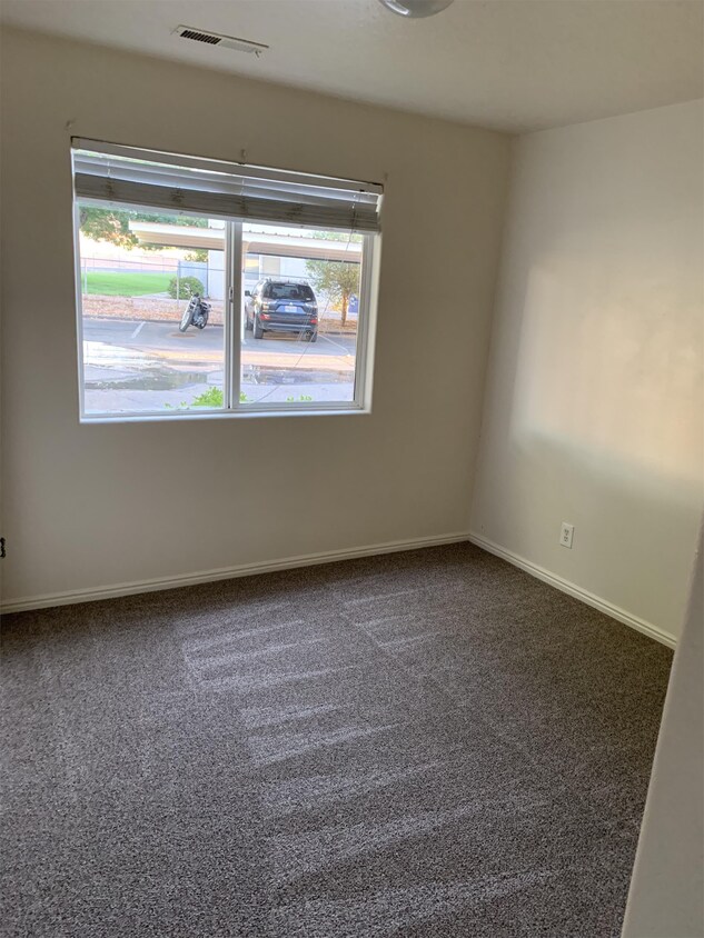 Primary Photo - 1056 S 430 E