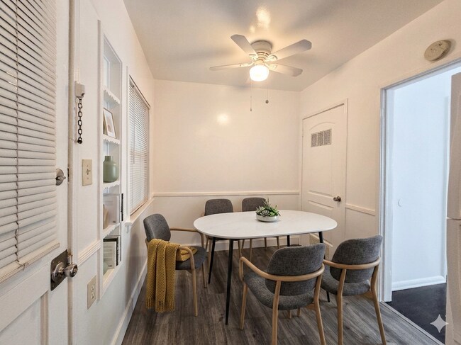 Foto del edificio - 4635 Finley Ave