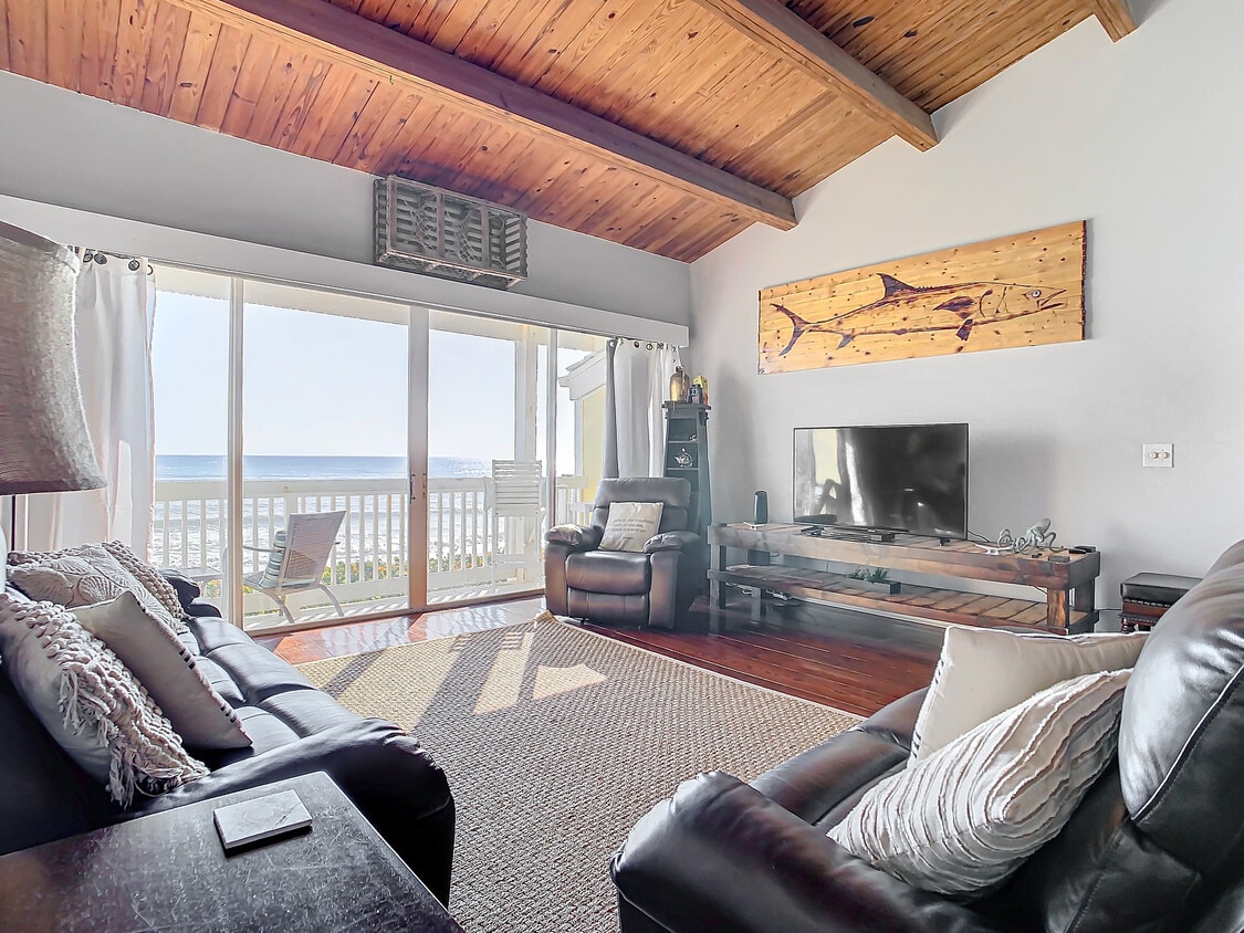 Living Room - 2951 S Highway A1A