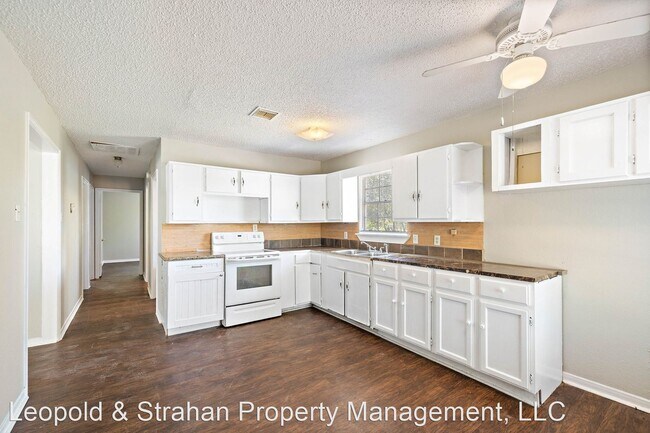 Building Photo - 3 br, 1 bath House - 7318 Biering St
