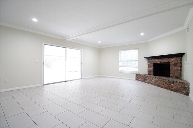 Foto del edificio - 10907 SW 24th Ave