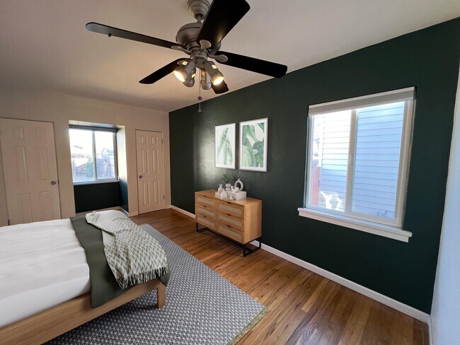 Dormitorio más grande con 3 armarios. - 5130 Clay St