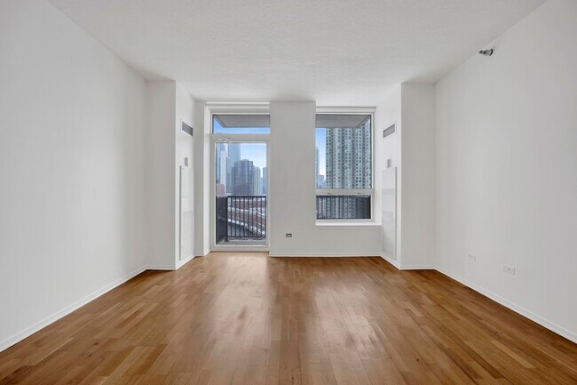 Foto del edificio - 600 N Kingsbury St