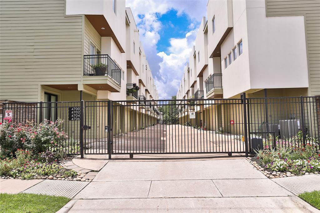Foto principal - 4706 Austin St