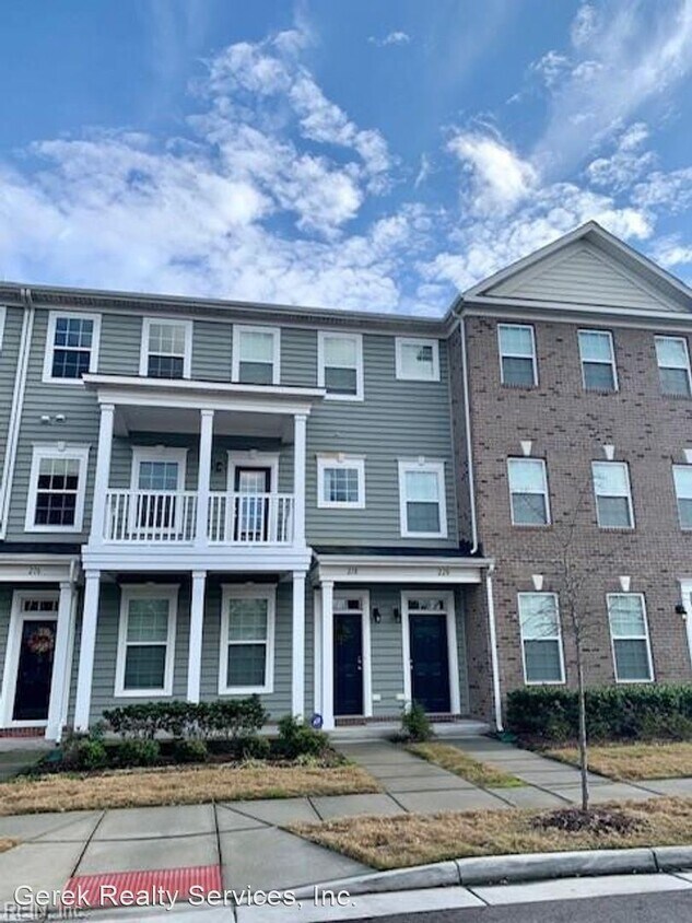 2 br, 2.5 bath House 220 Agate Street House Rental in Virginia