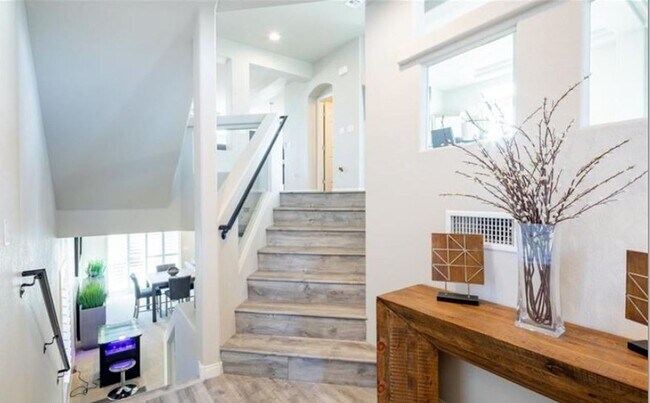 Building Photo - Luxurious 3-Story Modern Masterpiece in So...