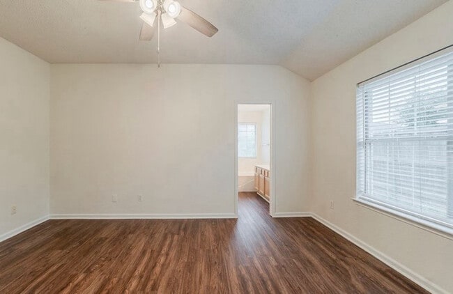 Foto del edificio - 904 Havenbrook Dr