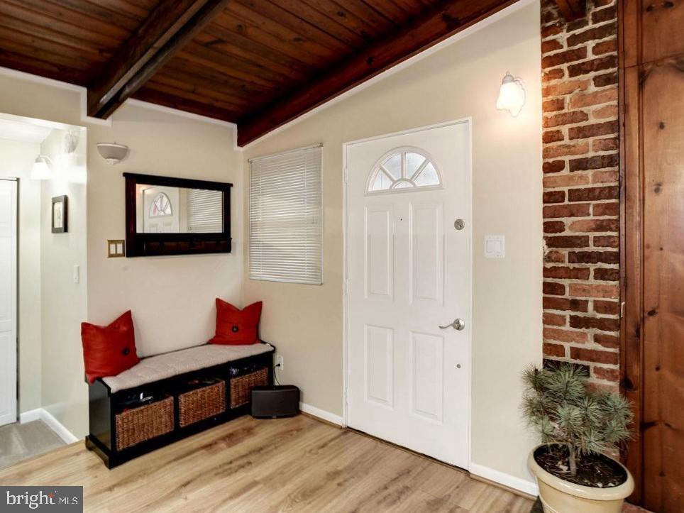 Foto principal - 2910 Pine Spring Rd
