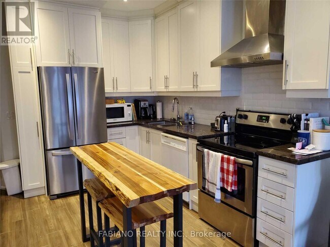 Photo du bâtiment - 1036 Dovercourt Rd