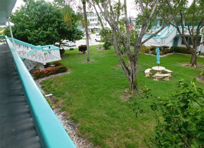 Building Photo - 333 Newport Dr