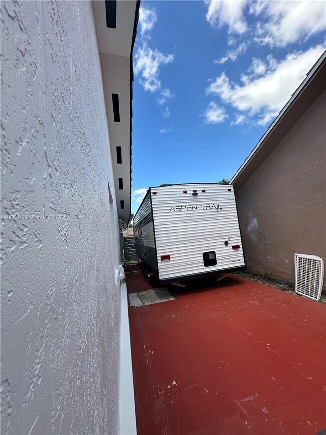 Foto del edificio - 18211 SW 143rd Ct