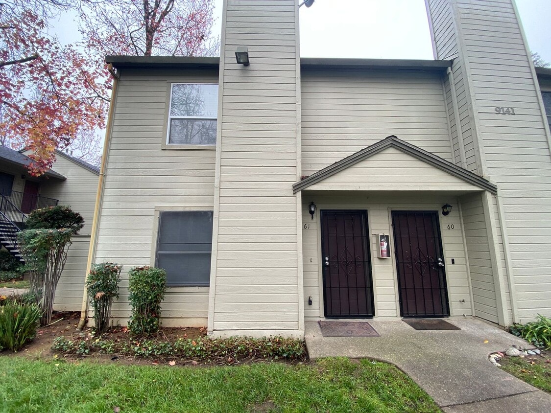 Primary Photo - Updated 2 Bedroom Townhome