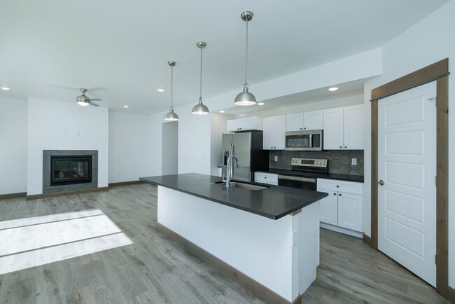 Building Photo - 70 Whiskey Way