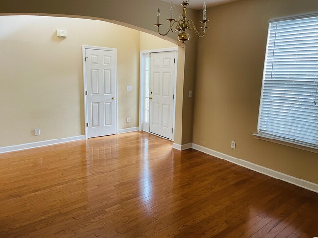 Building Photo - 2162 Seneca Ridge Dr