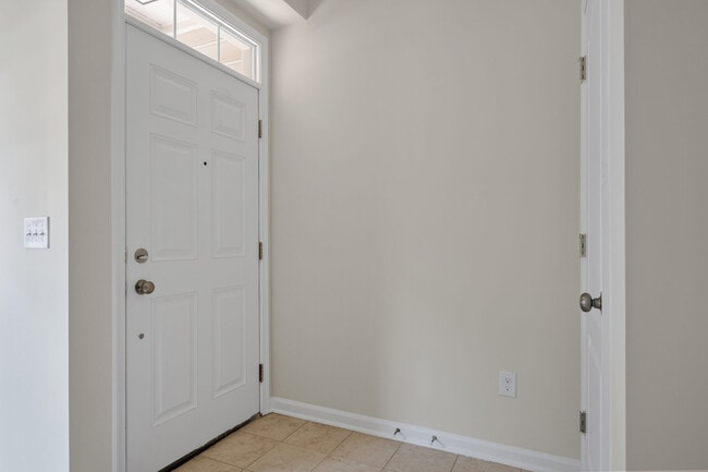 Foyer - 42321 San Juan Ter