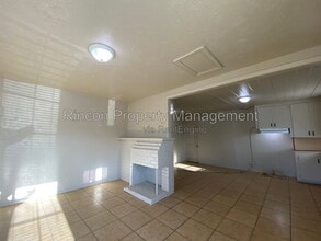Building Photo - 752 W Main St