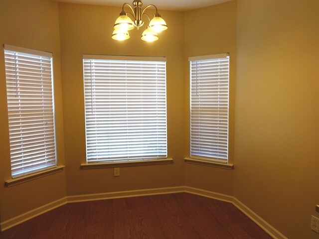 Foto del edificio - 106 Meadowvale Ln