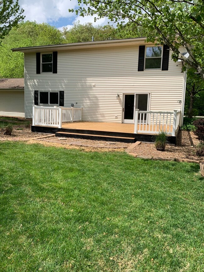 Building Photo - 88 Chalet Ct