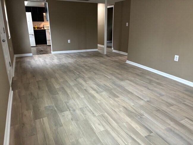 Foto del edificio - 574 49th Pl NE