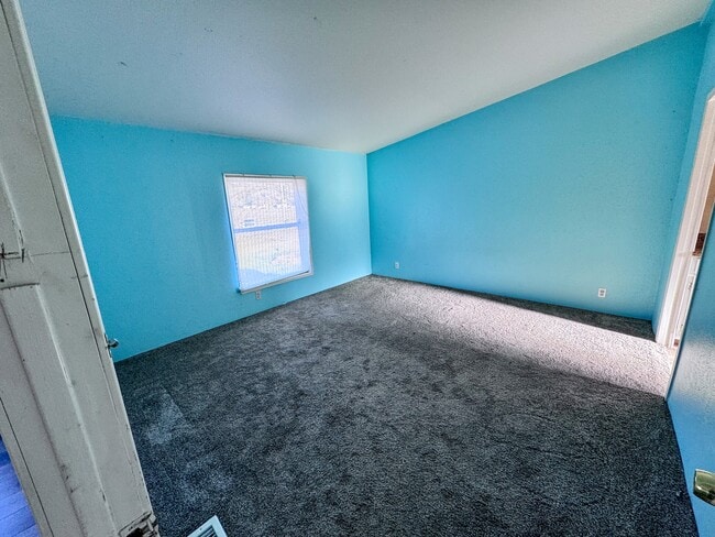 Building Photo - 15112 Pioneer Rd