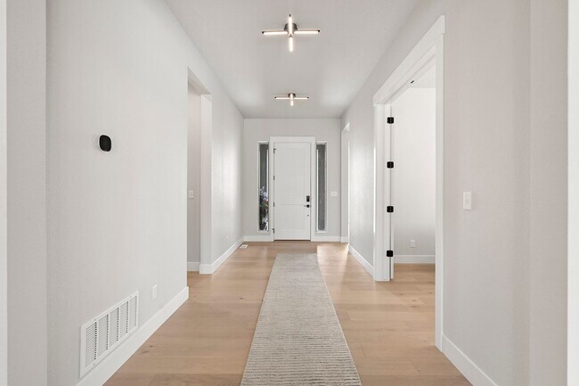Foto del edificio - 3354 Crest Hollow View