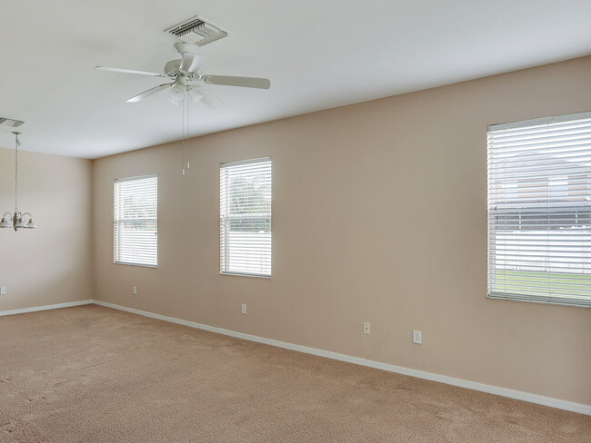 Building Photo - 1422 Kaffir Lily Ct