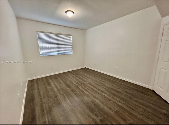 Foto del edificio - 10870 NW 88th Terrace