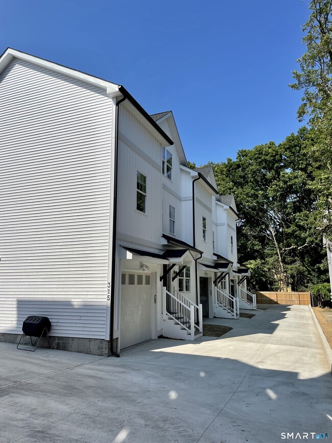 Building Photo - 315 Humphrey St