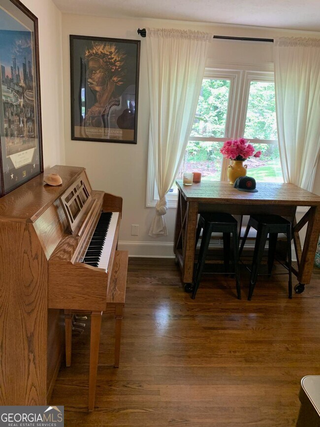 Foto del edificio - 140 Timberland St