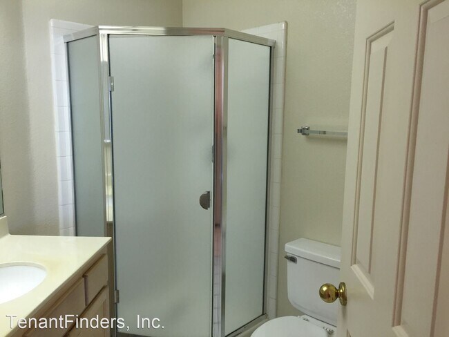 Building Photo - 2 br, 2 bath House - 21103 Gary Drive 201