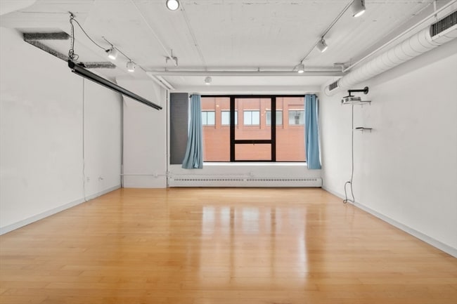 Building Photo - 210 South St