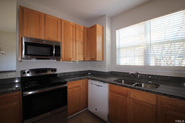 Building Photo - 2220 Plum Frost Dr