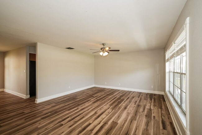 Building Photo - 31213 Lancewood Dr