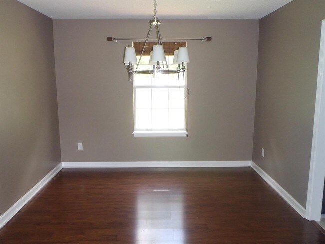 Building Photo - 615 Walden Pl